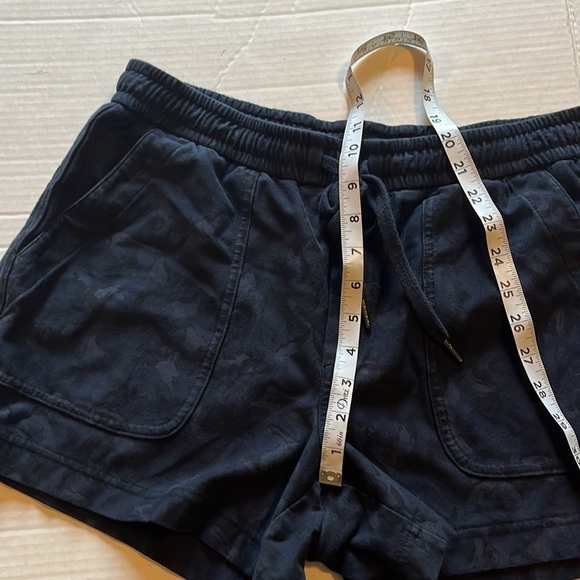 Athleta-12-Blue camo farallon shorts-elastic waistband with drawstring. - Picture 9 of 16